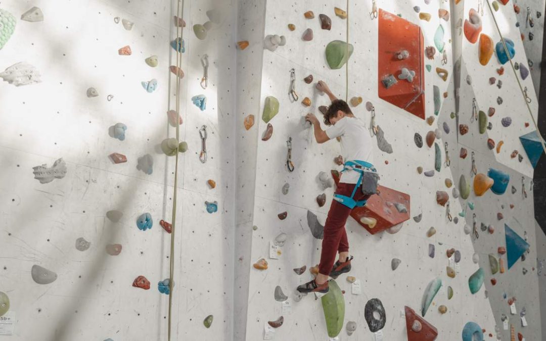 Qué evitar cuando escalas por primera vez en un nuevo rocódromo
