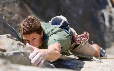 Lead climbing: cómo pasar de top rope a escalar de primero con seguridad